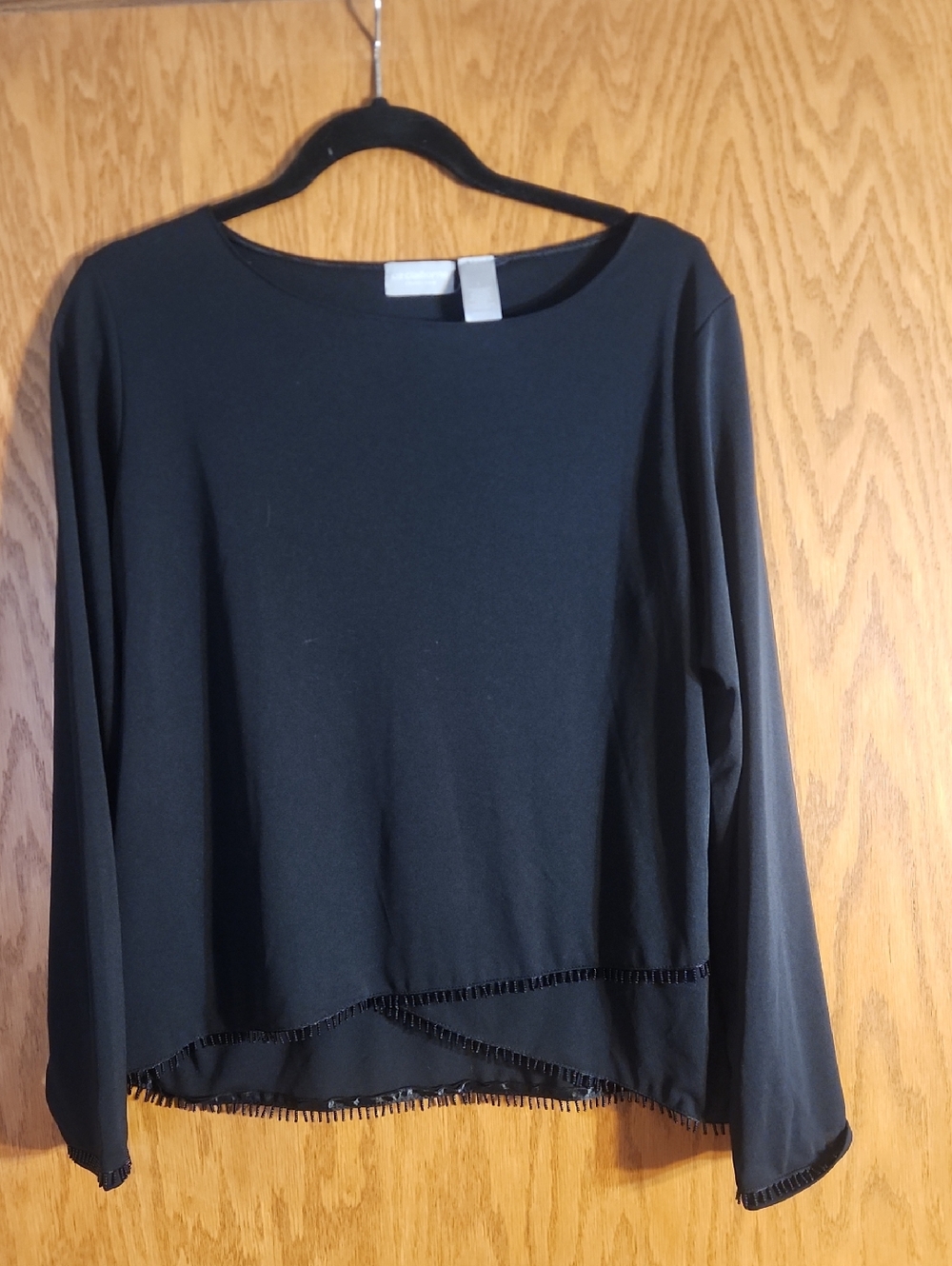 Liz Claiborne Black Long-Sleeve Boatneck Top with Hem Trim Size Large